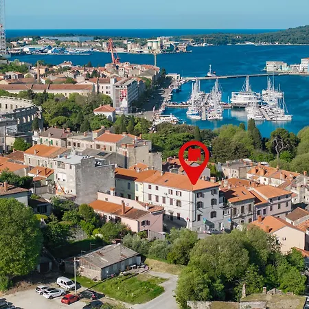 An - Rooftop Terrace In The Heart Of Pula